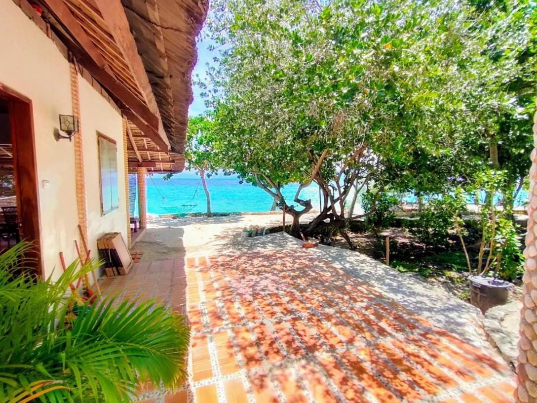 Moalboal T Breeze Coastal Resort Esterno foto