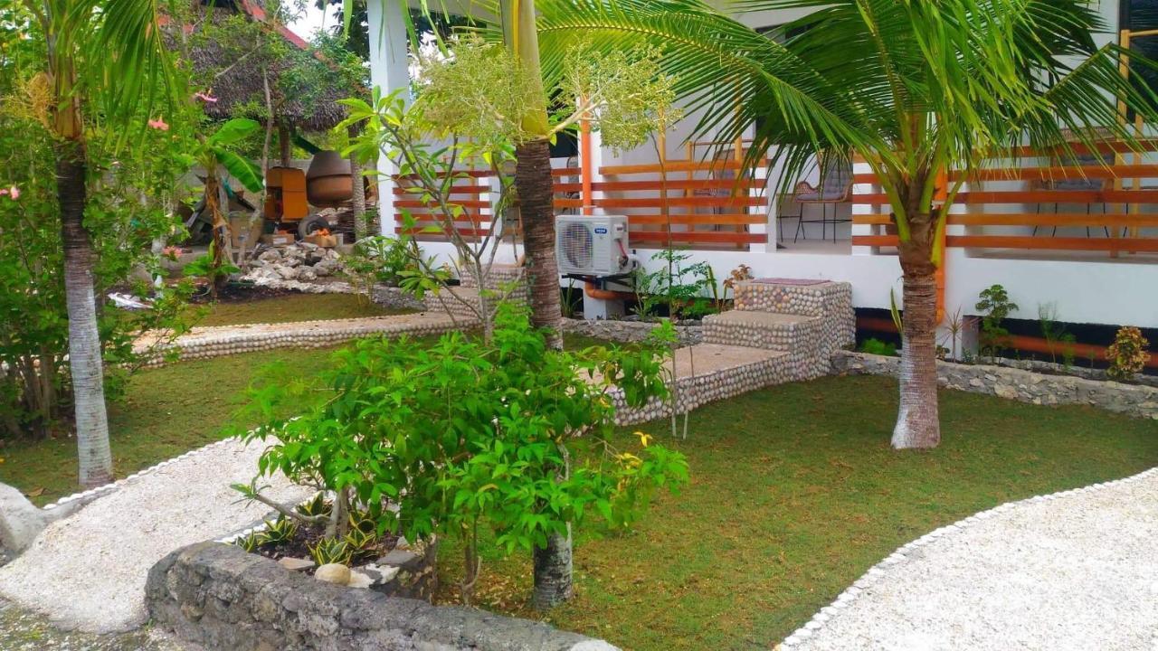 Moalboal T Breeze Coastal Resort Esterno foto